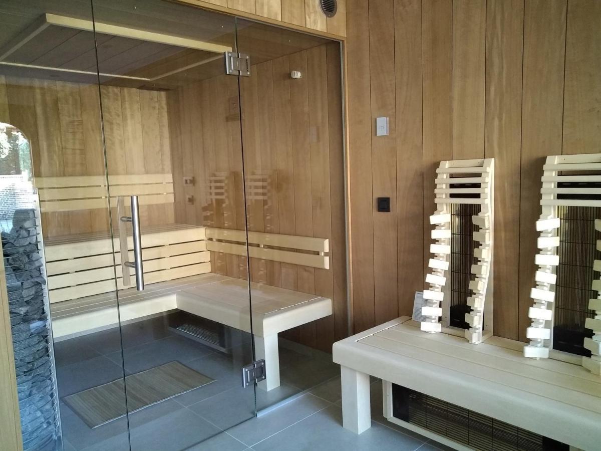 Vakantiewoning Mierzicht met privé wellness Boekhout Esterno foto